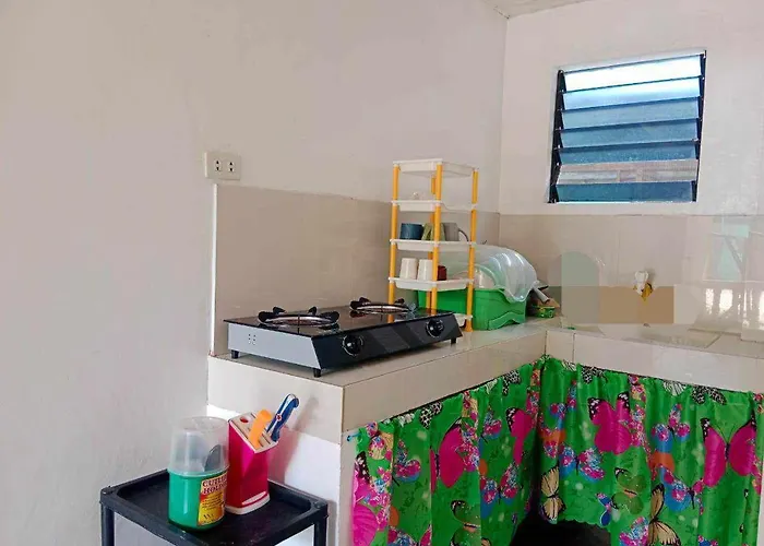 Marde's Apartment Pooc